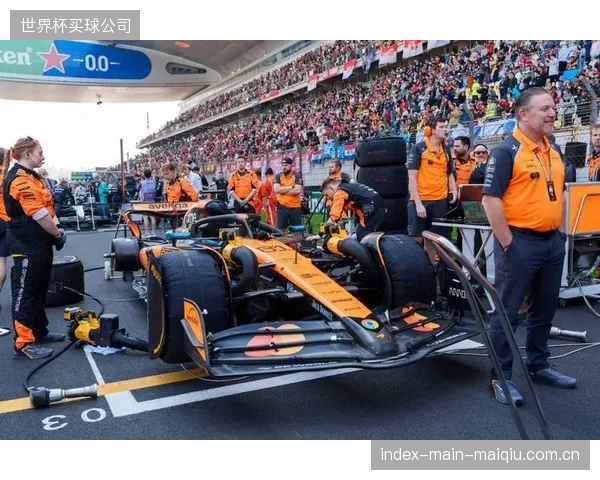 七届世界冠军汉密尔顿在转会法拉利首年，于中国大奖赛冲刺赛中登上领奖台。